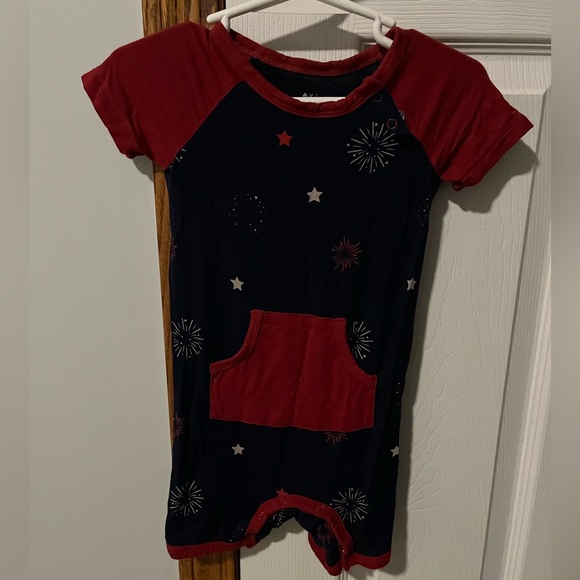 Other - Kyte Baby fireworks snap shorty romper size 2T